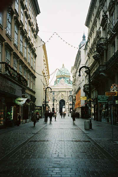 The Kohlmarkt looking towards the Hofburg, with Demel on the right