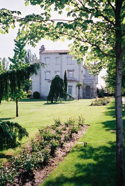 The Alvarez house at Vega Sicilia (Photo copyright Andrew Stevenson)